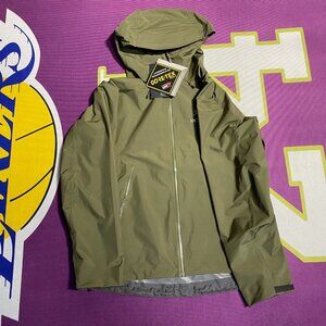 Arc'teryx Beta LT Hooded Hardshell Jacket, Size L